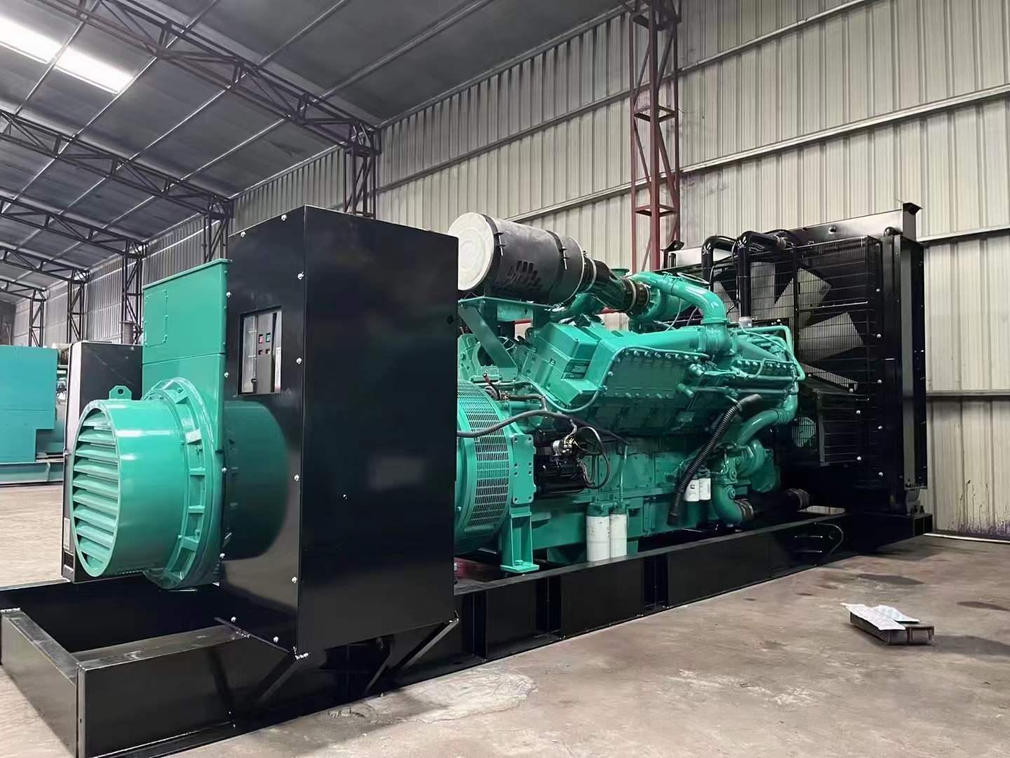 崇礼如何降低 800kW 柴油发电机输出电流的波动？